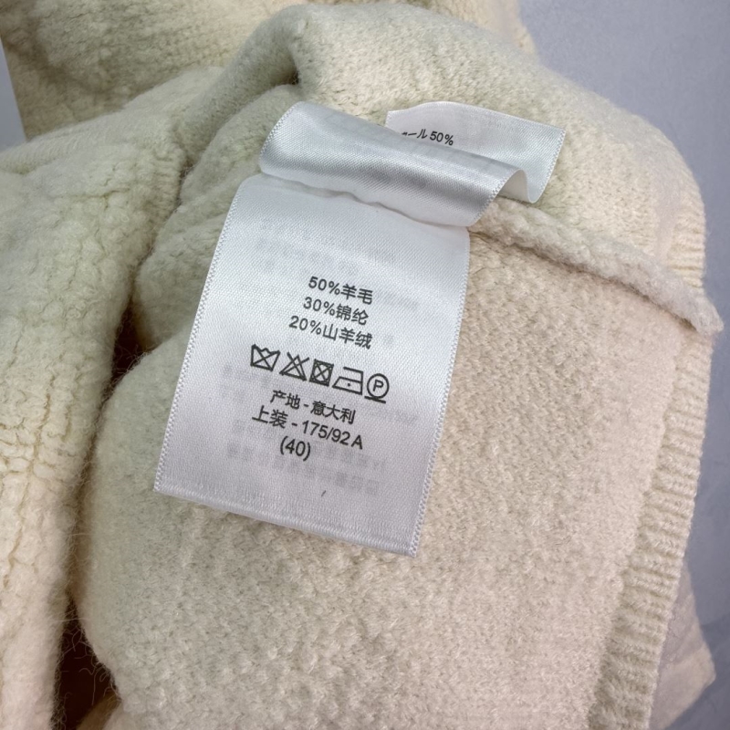 chr1st1an D10r outwear